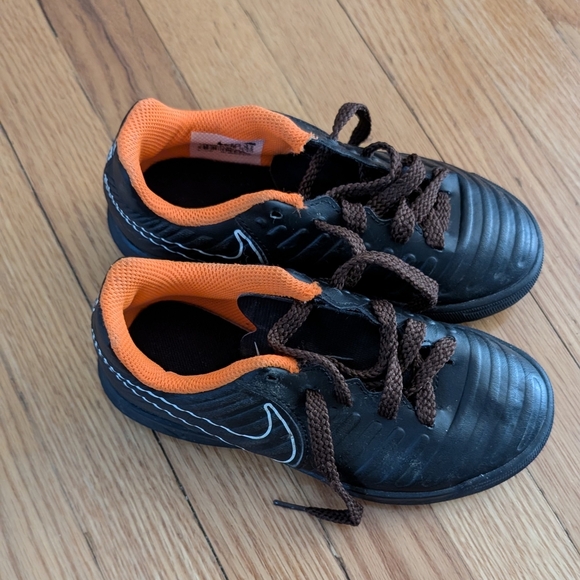 Nike Kids Black and Orange Athletic Shoes - Picture 2 of 5